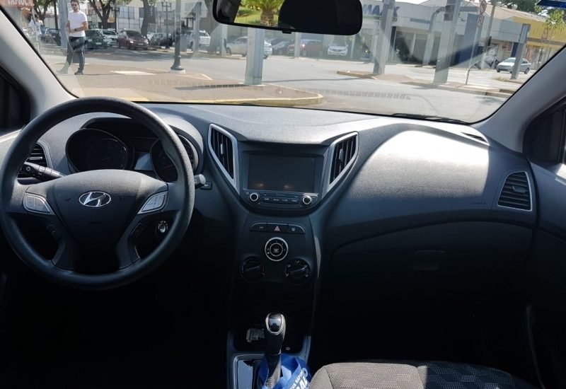 HYUNDAI HB20 1.6 COMFORT PLUS 16V FLEX 4P AUTOMATICO 6 HYUNDAI HB20 1.6 COMFORT PLUS 16V FLEX 4P AUTOMATICO 6